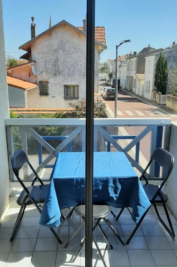 Le Petit Bleu De Didonne 28M2 150 M De La Plage Avec Balcon Saint-Georges-de-Didonne Exterior photo
